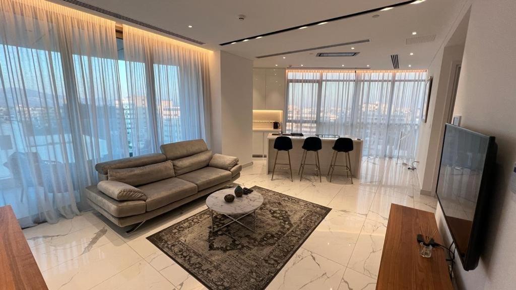 360 Nicosia - 1 Bedroom Luxurious Residence Екстер'єр фото