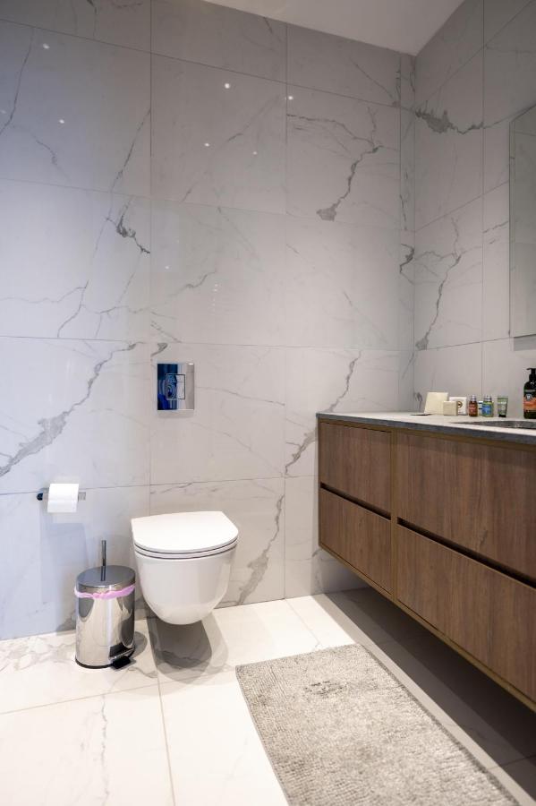360 Nicosia - 1 Bedroom Luxurious Residence Екстер'єр фото
